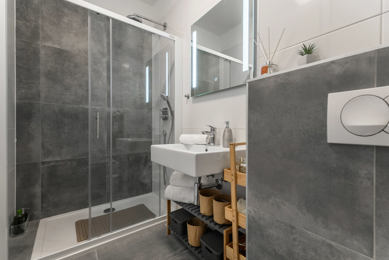 Bathroom 4, StellaMare Apartments, Split