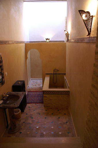 Bedroom 4, Riad Felloussia, Meknès
