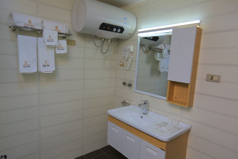 Bathroom 3, Haven Hotel, Addis Abeba