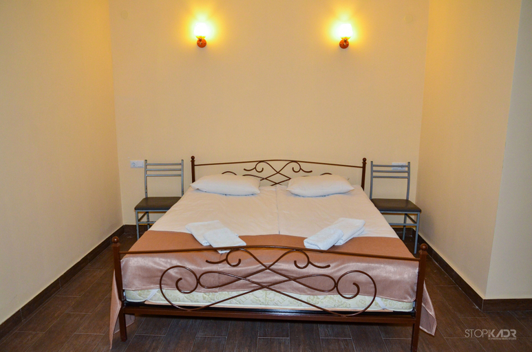 Bedroom 2, Yeghevnut Hotel