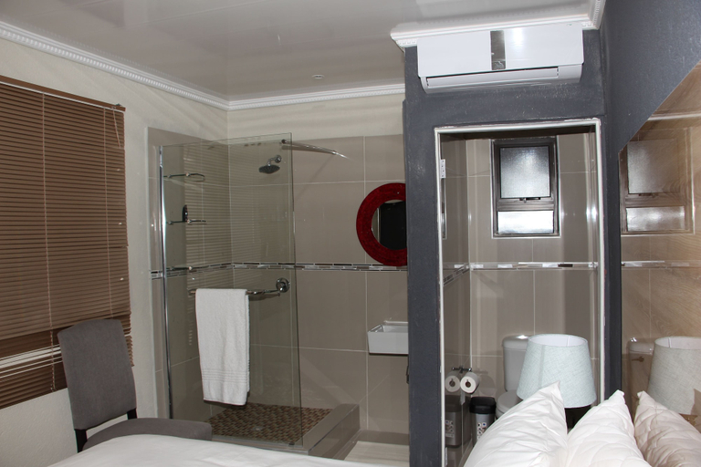 Bathroom 4, View Inn Exclusive Lodge, Ehlanzeni