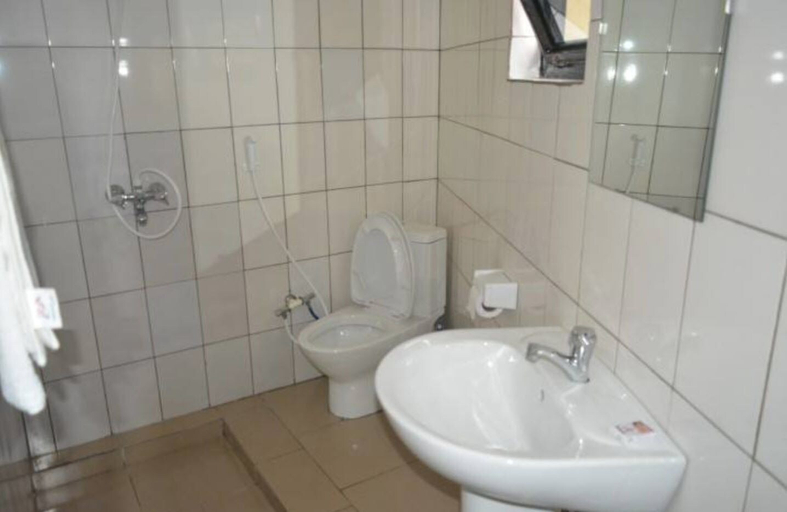 Bathroom, Kanyinya Hills Hotel, Nyarugenge
