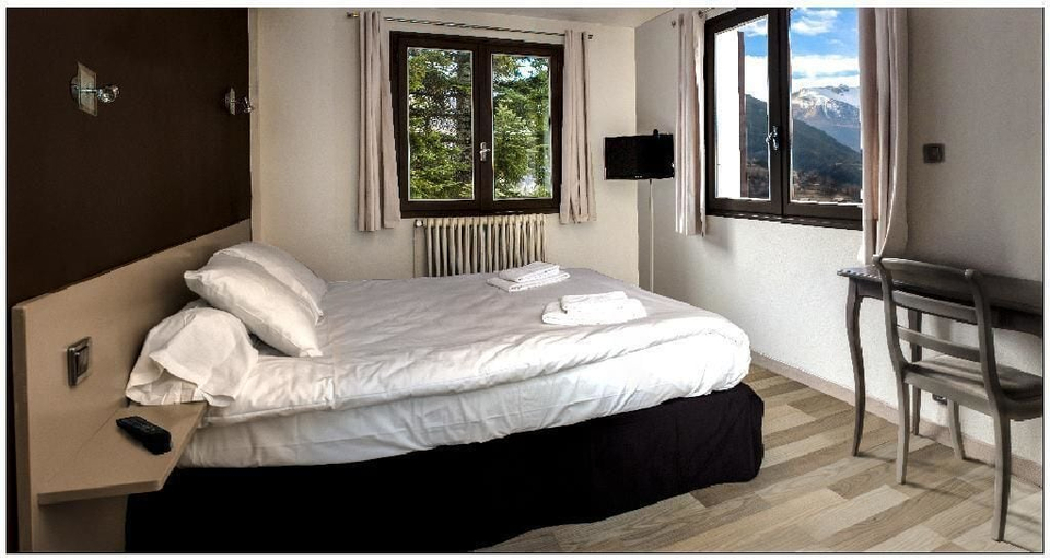 Bedroom 2, La Bonne Auberge, Hautes-Alpes
