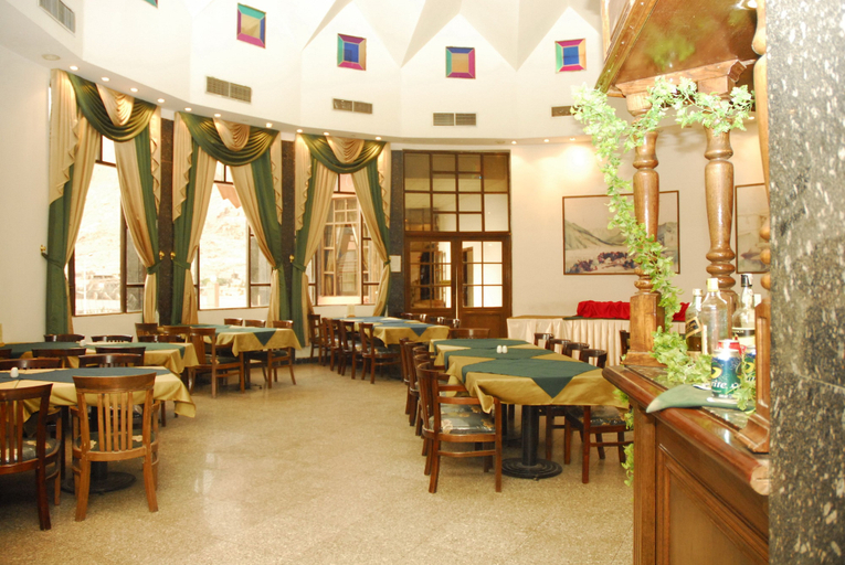 Food & Drinks 4, Catherine Plaza Hotel, Sant Katrin