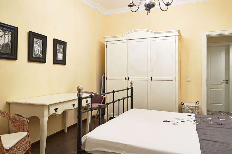 Bedroom 3, Baratero City Corner Apartment, Stolichna