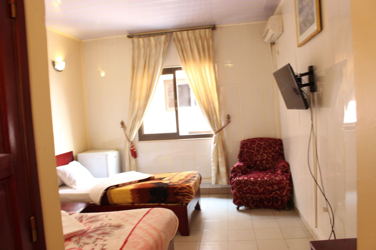 Bedroom 2, Hotel Santa Lucia, Mfoundi