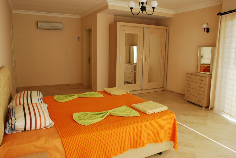 Bedroom 2, Cetinkaya Apartments, Kaş