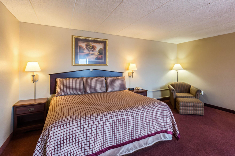 Bedroom 3, Rodeway Inn, Madison