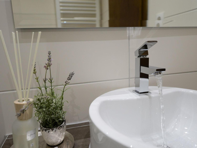 Bathroom 3, Land-gut-Hotel zum Löwen, Main-Spessart