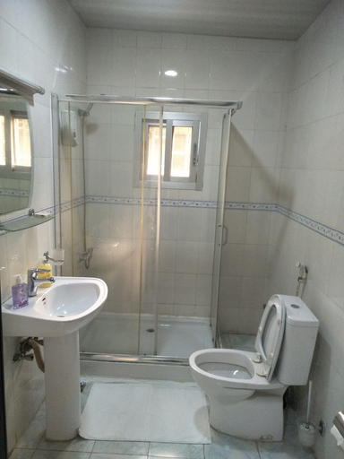 Bathroom 4, Diana Hotel, Greater Monrovia