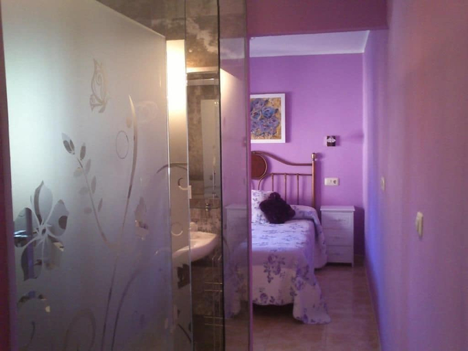 Bedroom 5, Hotel Alvaro, Asturias