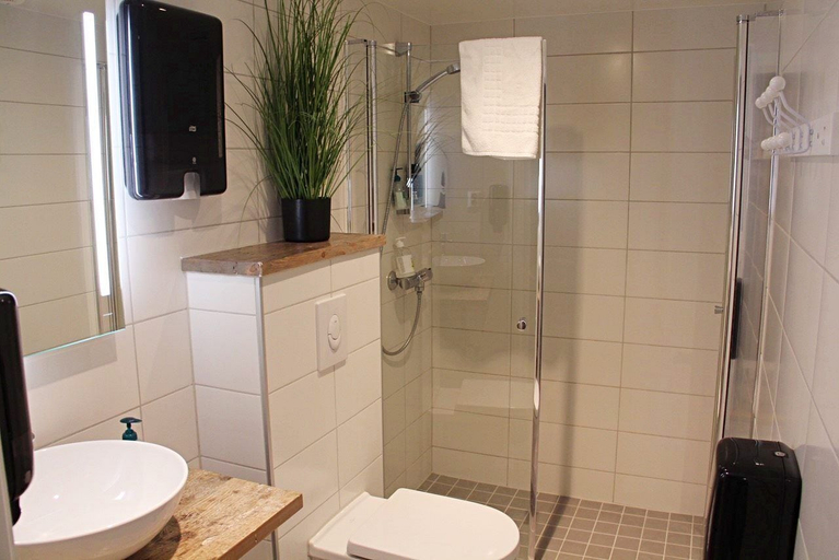 Bathroom 5, Å Hotell - by Classic Norway Hotels, Moskenes