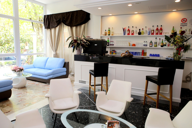 Food & Drinks 5, New Hotel Jolie, Rimini