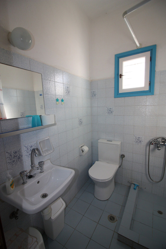 Bathroom, Meltemi Studios and Apartments, South Aegean