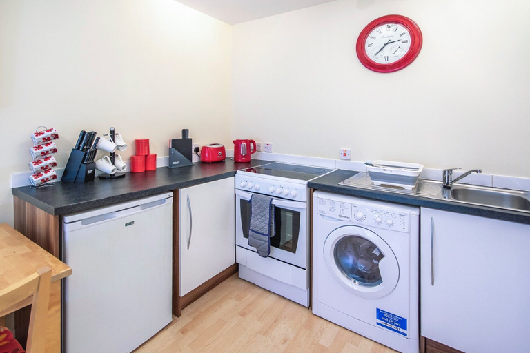 Others 5, 5 Varis Apartments, Moray