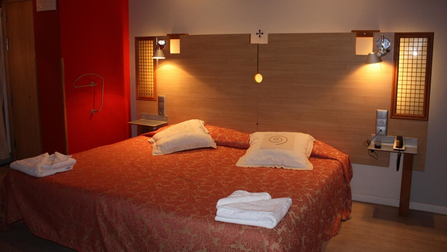 Bedroom 2, Hotel Castillo del Alba, Asturias