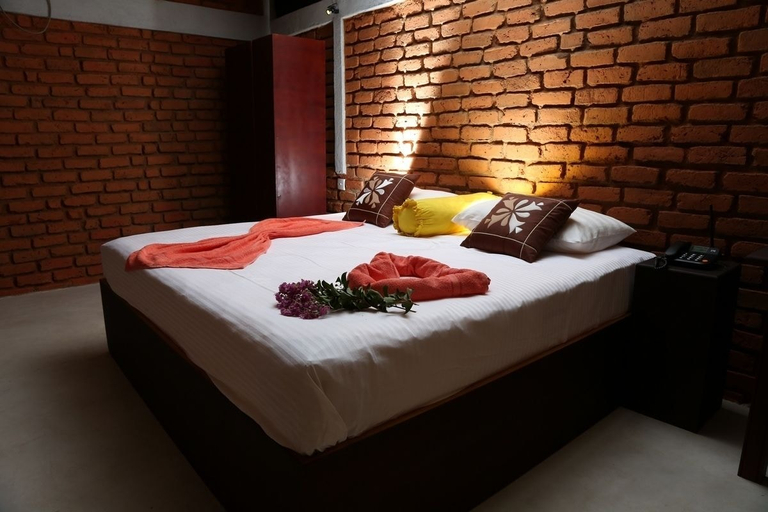 Bedroom 3, Hotel Viverra, Hingurakgoda