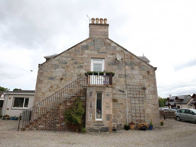 Exterior & Views, High Terrace Apartment, Highland