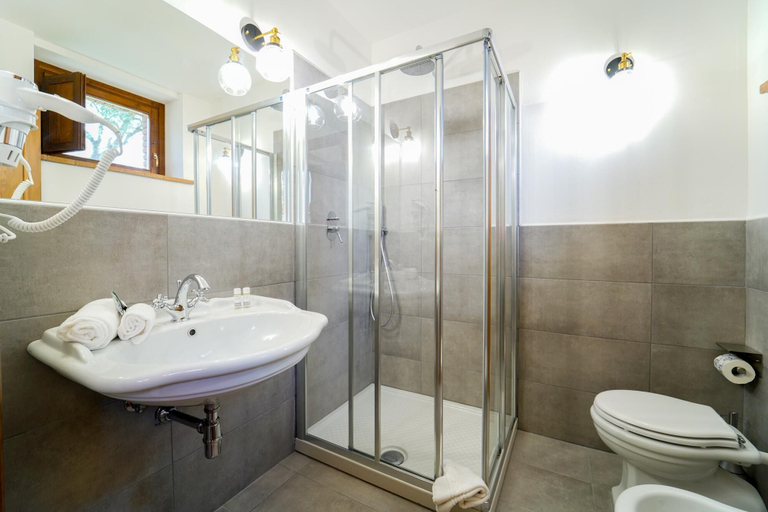 Bathroom 4, Villa Il Girasole in Parrano, Terni