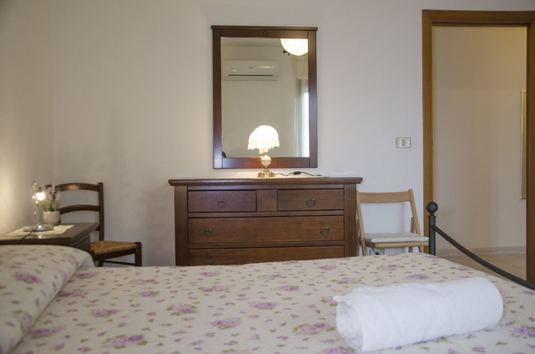 Bedroom 2, Casa Lampuga, Sassari