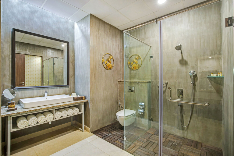 Bathroom 4, Gateway Coorg, Kodagu