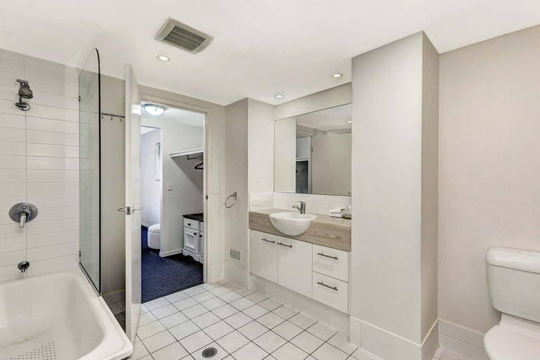 Bathroom 4, Ramada Encore by Wyndham Whale Cove, Hervey Bay - Pt A