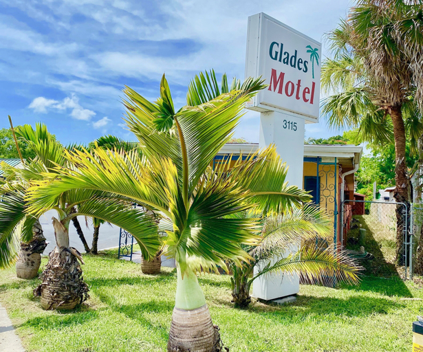 Exterior & Views 2, Glades Motel, Collier