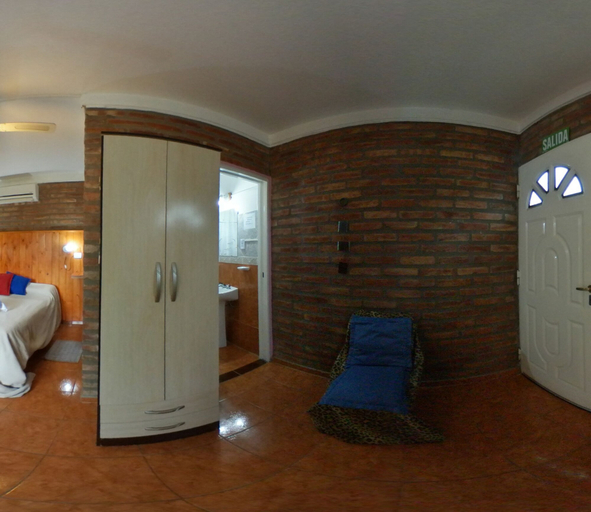 Bathroom, Sol y Luna, Junín