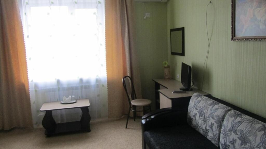 Bedroom 2, Hotel Nika, Water body
