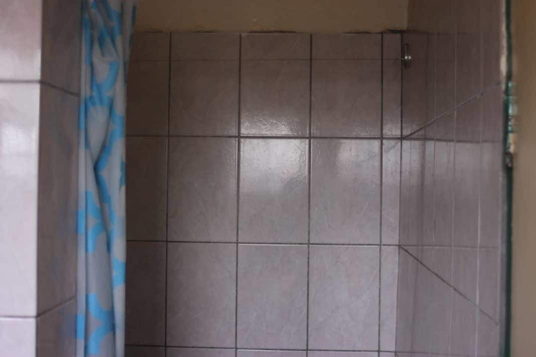 Bathroom 4, Nalumba 2 Lodge, Mongu