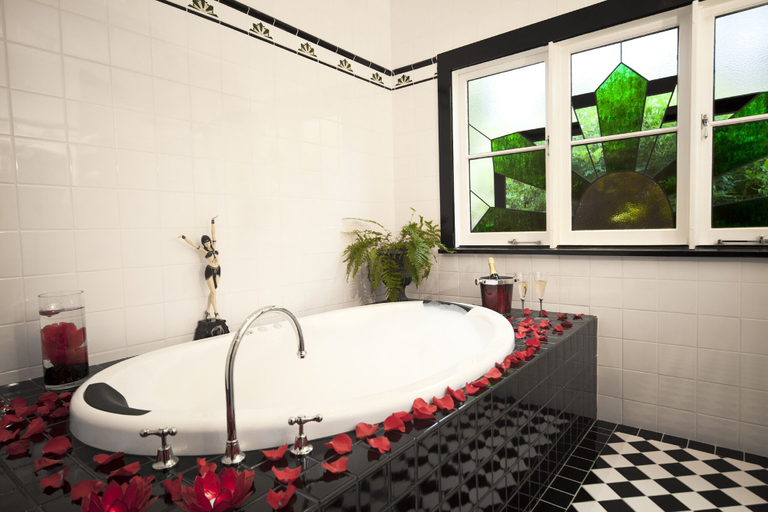 Bathroom, The Gatsby, Blue Mountains