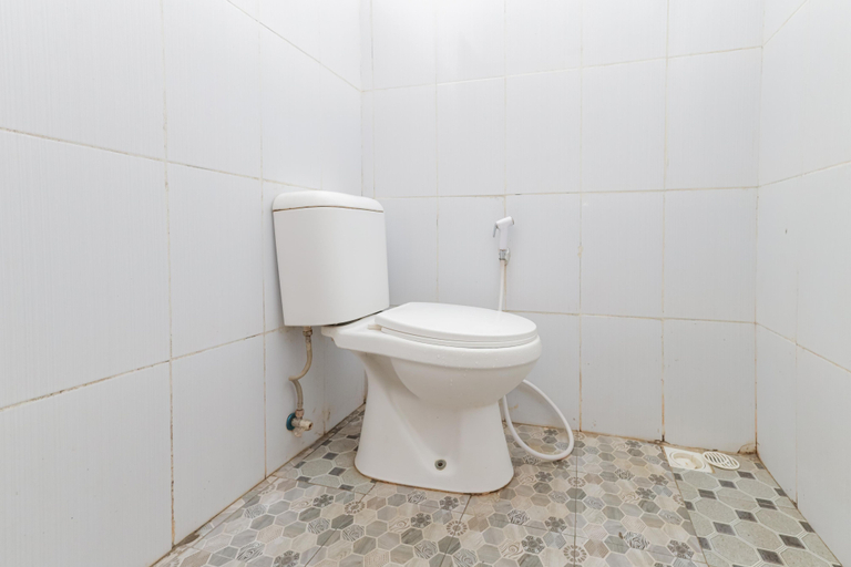 Bathroom 3, RedDoorz @ WR. Supratman Batu, Malang