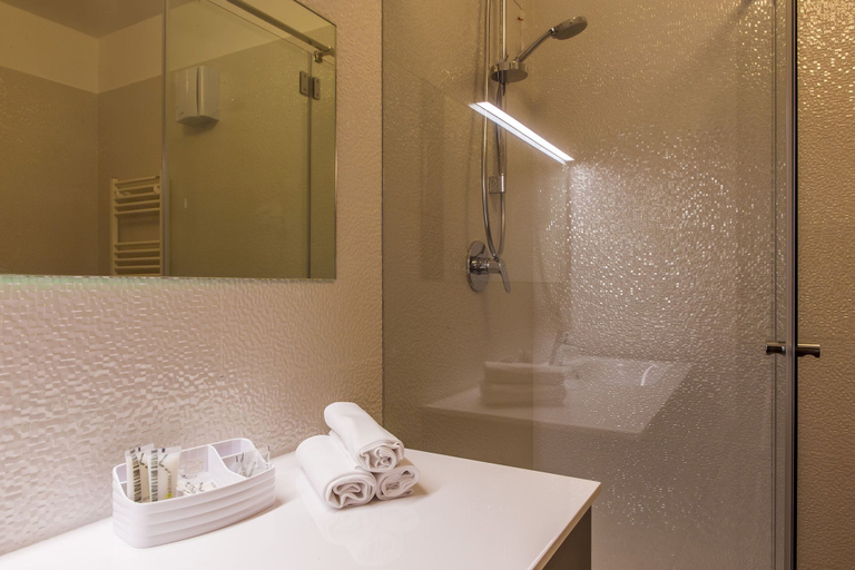 Bathroom 4, Residence Nazionale Matera, Matera