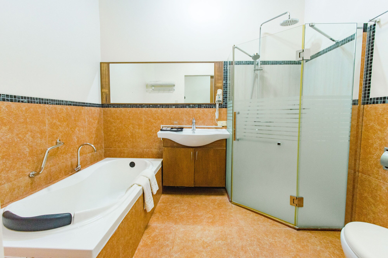 Bathroom 5, The Park - Silang, Silang