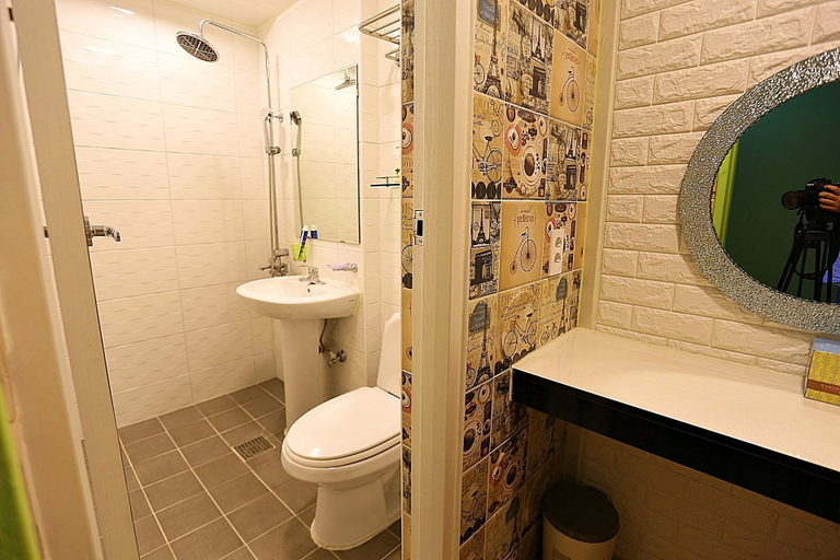 Bathroom 3, Rest of May, Seogwipo