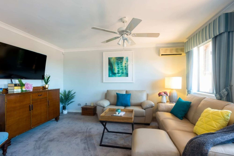 Others 5, Character 3 Bedroom Home With Pool and Balcony, Bayswater