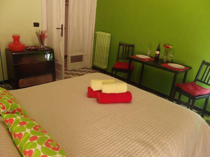 Bedroom 4, A casa di Mario, Salerno