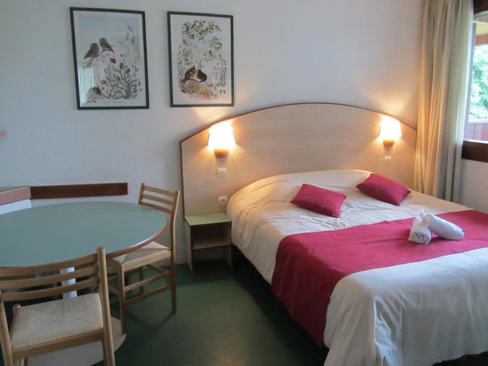 Bedroom 3, VVF Montpeyroux Auvergne, Parent, Puy-de-Dôme