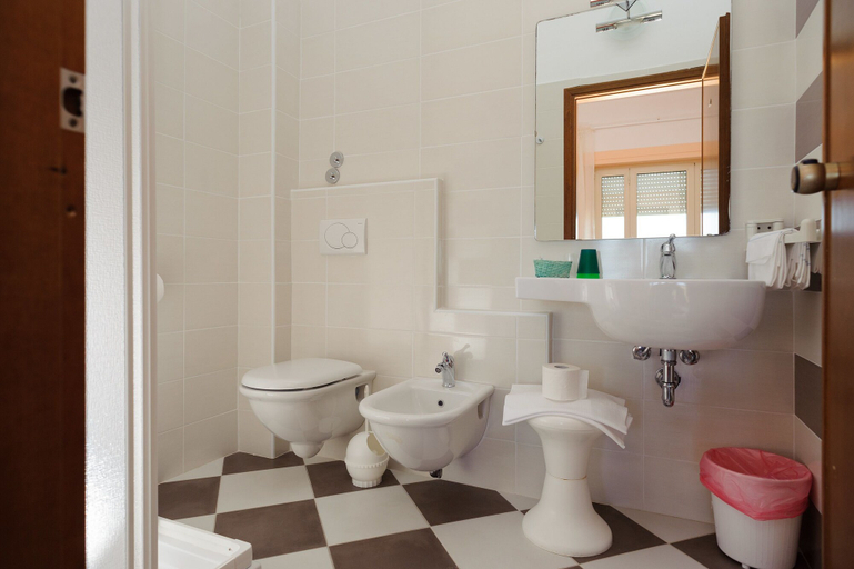 Bathroom 5, Hotel Residence Villa Jolanda, Lucca