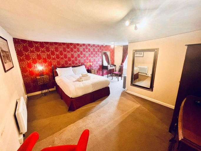 Bedroom 2, George and Dragon Hotel, Buckinghamshire