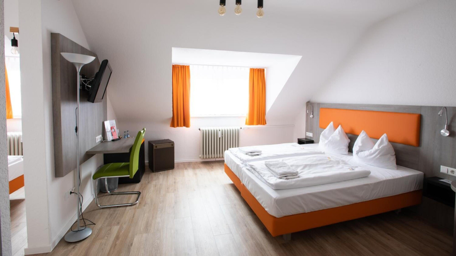 Bedroom 2, Hotel Astoria, Karlsruhe