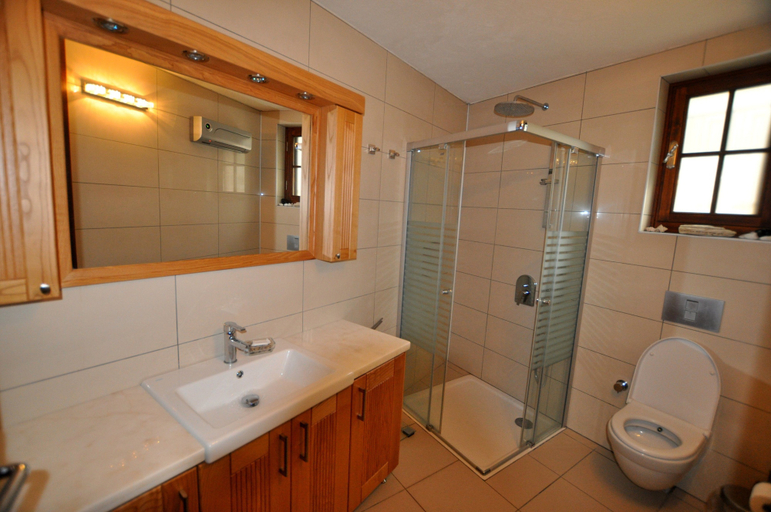 Bathroom 4, Ionia House, Selçuk