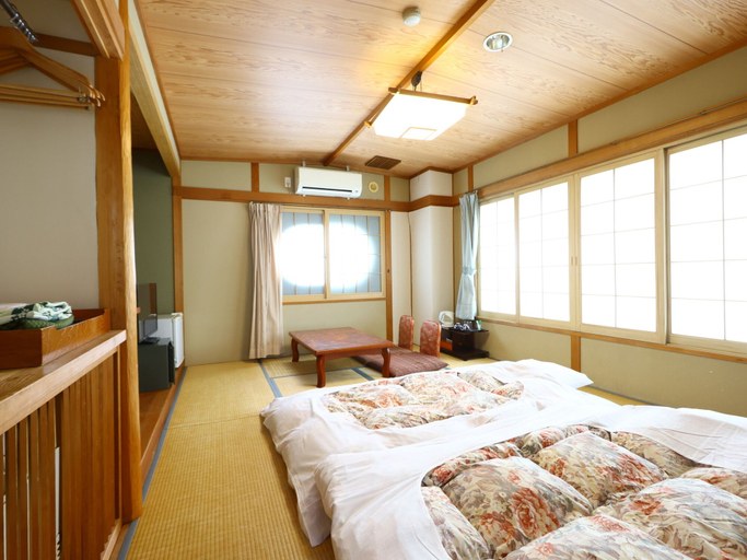Bedroom 4, Hotel Yudanaka, Yamanouchi