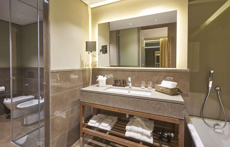Bathroom 5, PortoBay Liberdade, Lisbon
