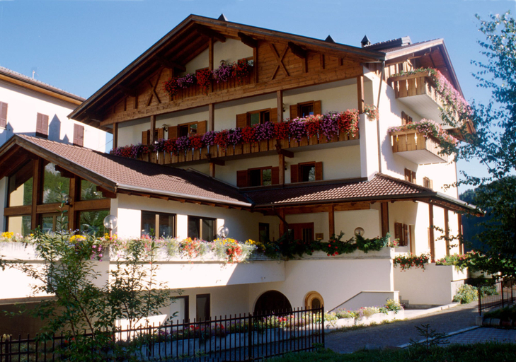 Exterior & Views 2, Holiday House Erika, Sondrio