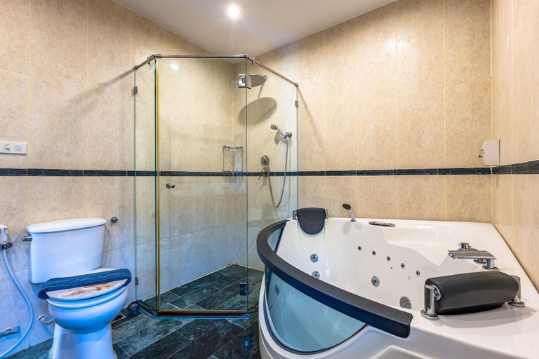 Bathroom 4, 3 BR Pool Villa in Great Location CV3, Hua Hin