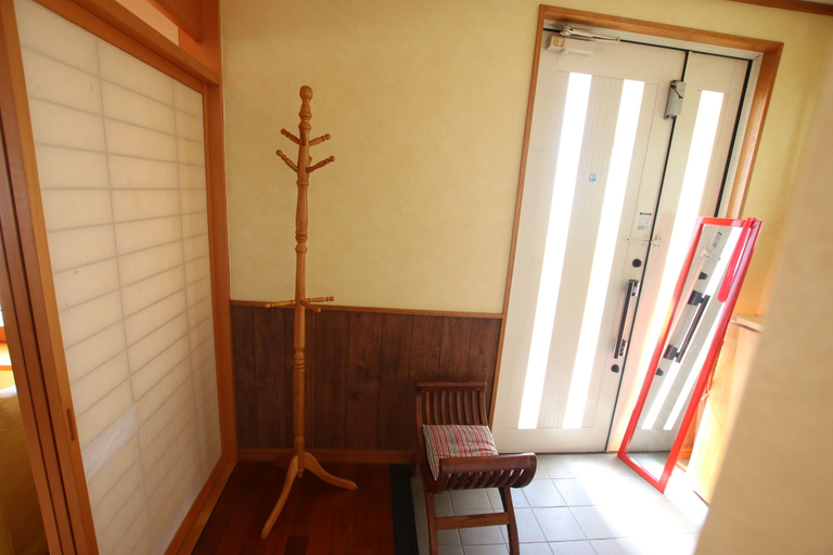 Others 4, Wonder House, Uruma
