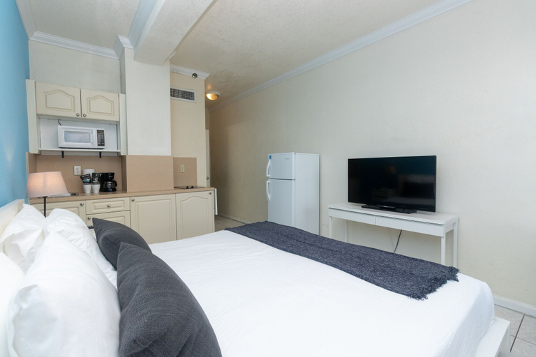 Bedroom 2, 433 Studio Hollywood Beach Resort, Broward