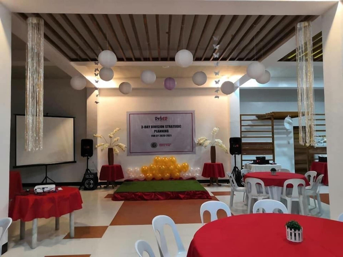 Food & Drinks 5, AGM Beachfront Resort & Resto, Donsol
