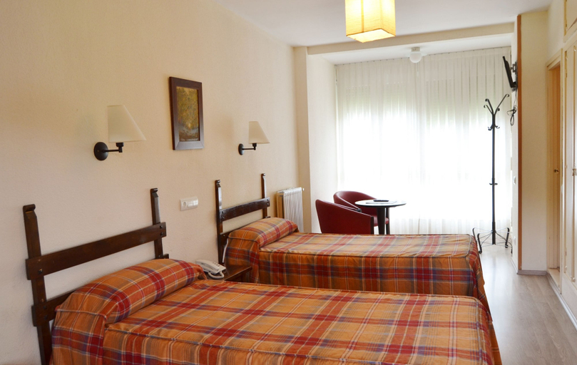 Bedroom 2, Hotel Termas de Liérganes, Cantabria